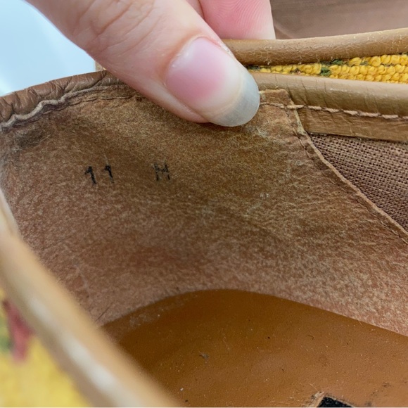 Zalo Vintage Zalo Yellow & Red Rose Needlepoint Flats size 11 - Picture 14 of 16